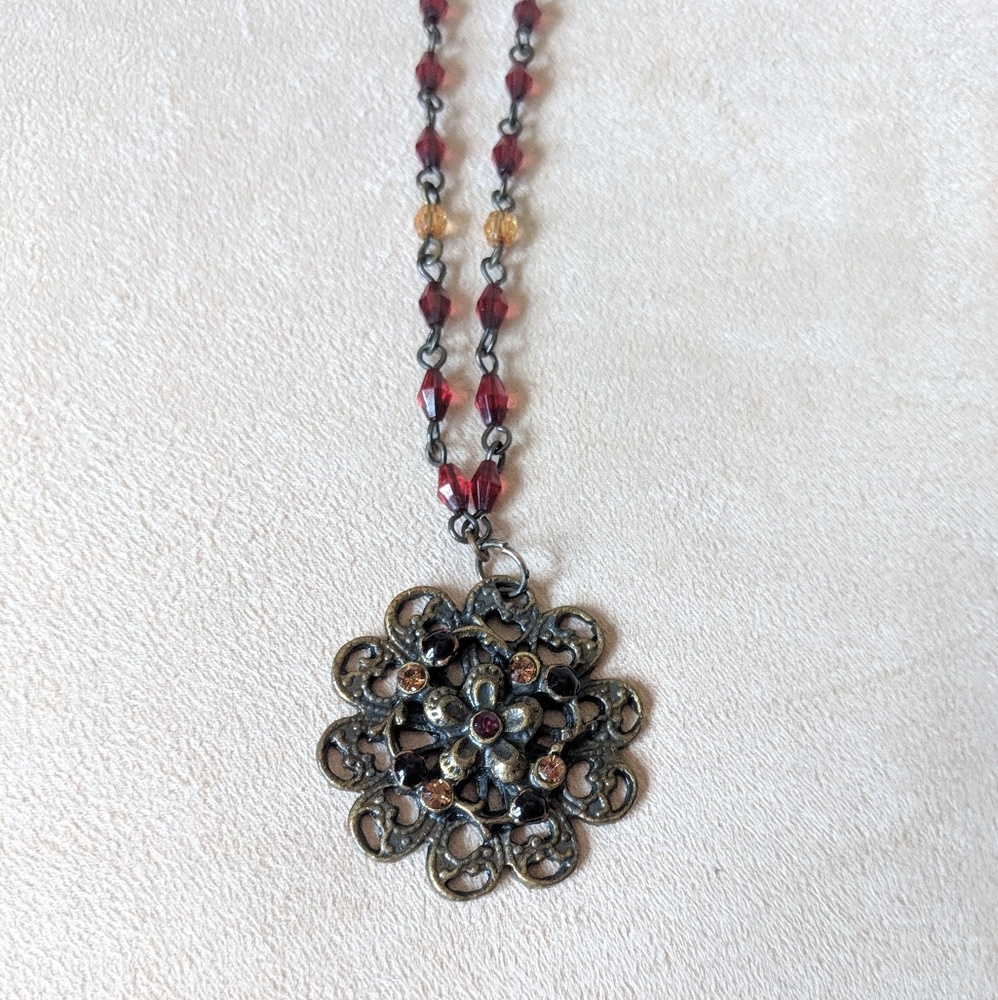 Beautiful Vintage-style Beaded Necklace